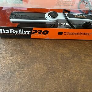 BaByliss PRO Ceramic Hair Straightener - Black and Silver